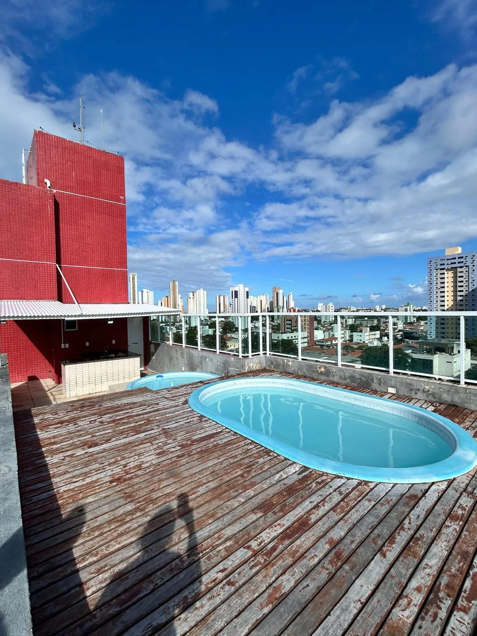 Apartamento Mobiliado no Miramar com 1 Quarto, Elevador e Piscina, Próximo a Epitácio