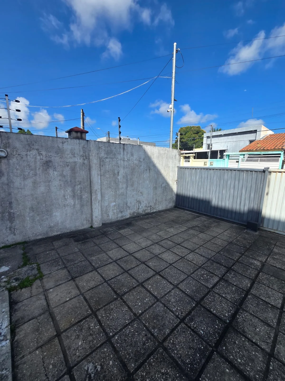 Apartamento Térreo no José Américo com 2 Quartos sendo 1 Suíte