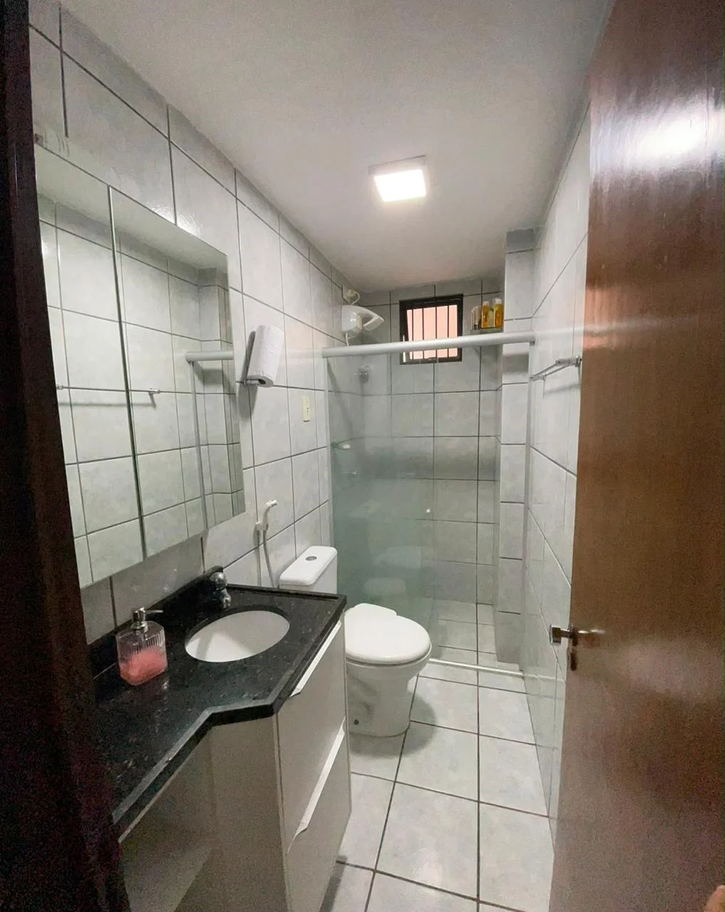 Apartamento Térreo com Área Mobiliado no Cabo Branco com 1 Quarto, 50m da Praia