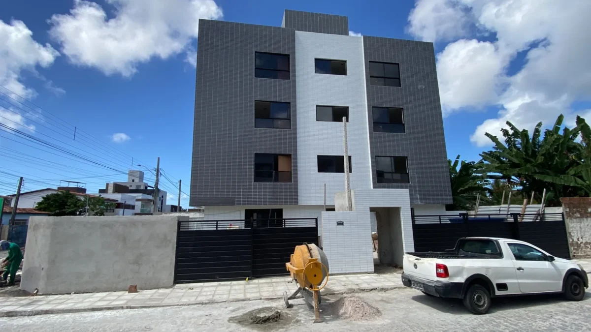 Apartamento no Cidade Verde/Mangabeira com 2 Quartos sendo 1 Suíte, Piscina