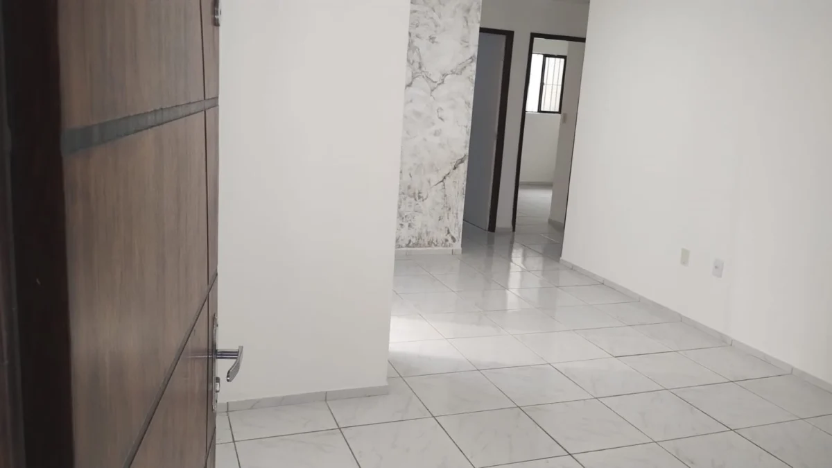 ALUGO Apartamento Térreo com Área em Água Fria/Bancários com 3 Quartos sendo 1 Suíte, Próximo ao Unipê R$ 2.200,00*