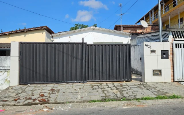 Casa em Cruz das Armas com 3 Quarto sendo 1 Suíte R$ 1.500,00*