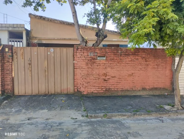 Casa na Torre com 3 Quartos sendo 1 Suíte