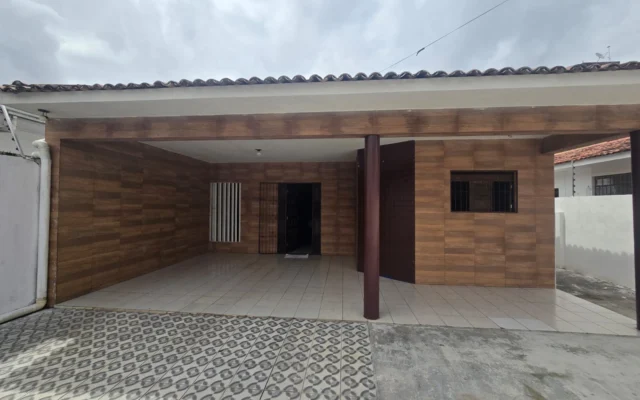 Casa no José Américo com 3 Quartos sendo 1 Suíte