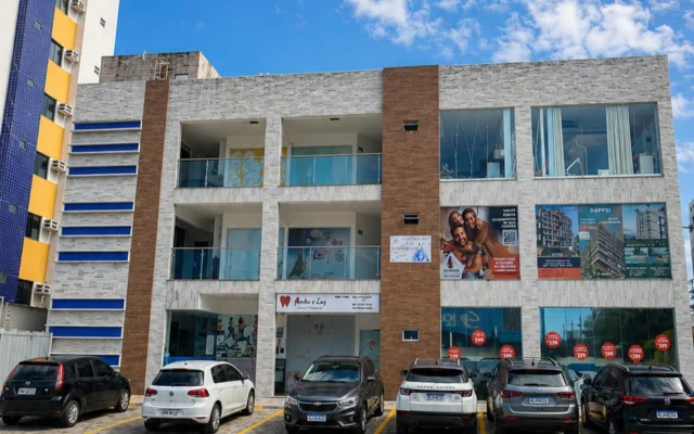 Sala Comercial no Jardim Oceania/Bessa com 42m² e Elevador