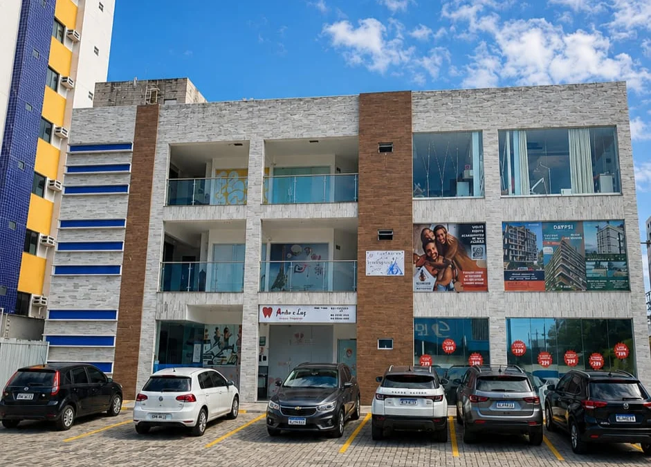 Sala Comercial no Jardim Oceania/Bessa com 42m² e Elevador