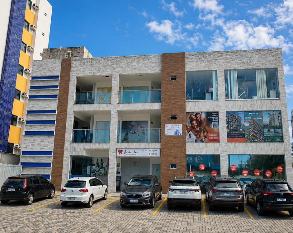 Sala Comercial no Jardim Oceania/Bessa com 42m² e Elevador