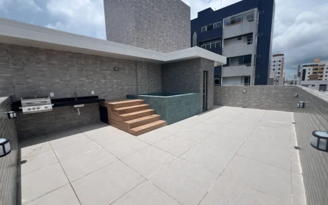 Cobertura com Piscina no Bessa com 2 Quartos sendo 1 Suíte, Elevador