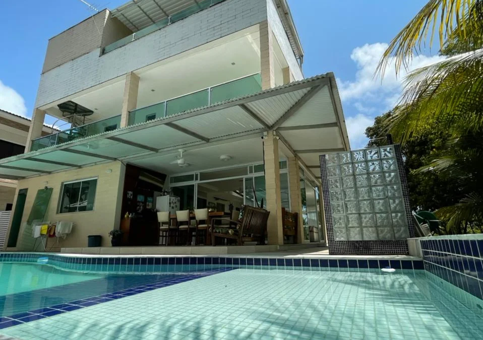Casa em Condomínio Fechado na região do Altiplano com 5 Suítes, 450m²