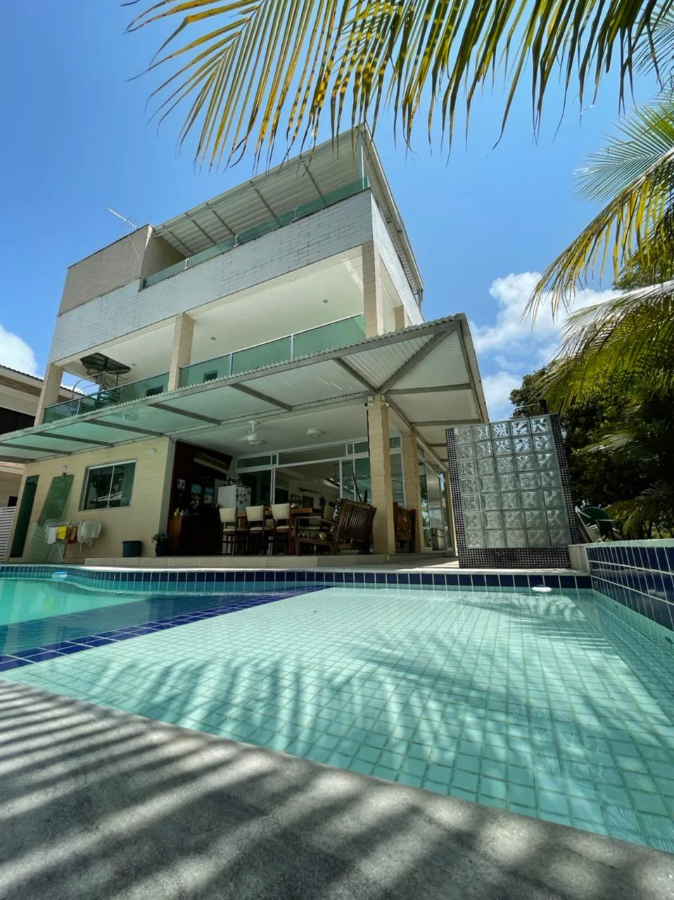 Casa em Condomínio Fechado na região do Altiplano com 5 Suítes, 450m²