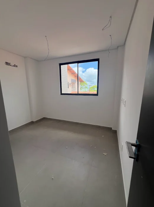Cobertura com Piscina no Bessa com 2 Quartos sendo 1 Suíte, Elevador