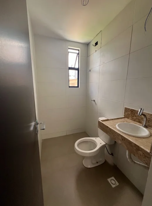 Cobertura com Piscina no Bessa com 2 Quartos sendo 1 Suíte, Elevador