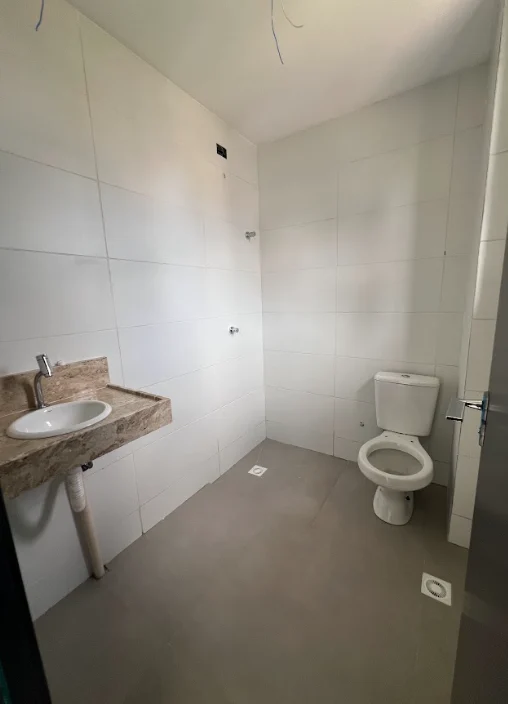 Cobertura com Piscina no Bessa com 2 Quartos sendo 1 Suíte, Elevador