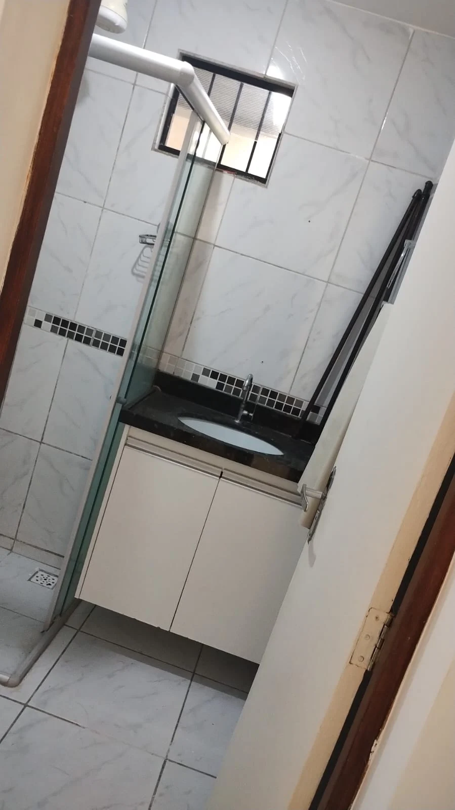 ALUGO Apartamento Térreo com Área em Água Fria/Bancários com 3 Quartos sendo 1 Suíte, Próximo ao Unipê R$ 2.200,00*