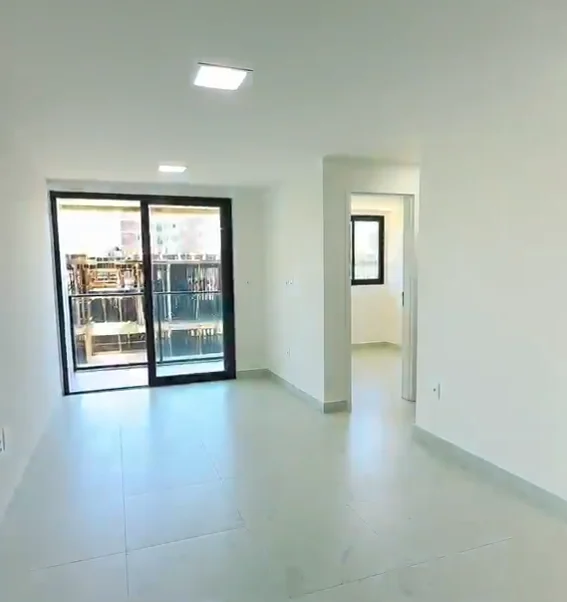 ALUGO Apartamento em Ponta de Campina com 2 Quartos sendo 1 Suíte, Elevador e Lazer R$ 3.600,00*