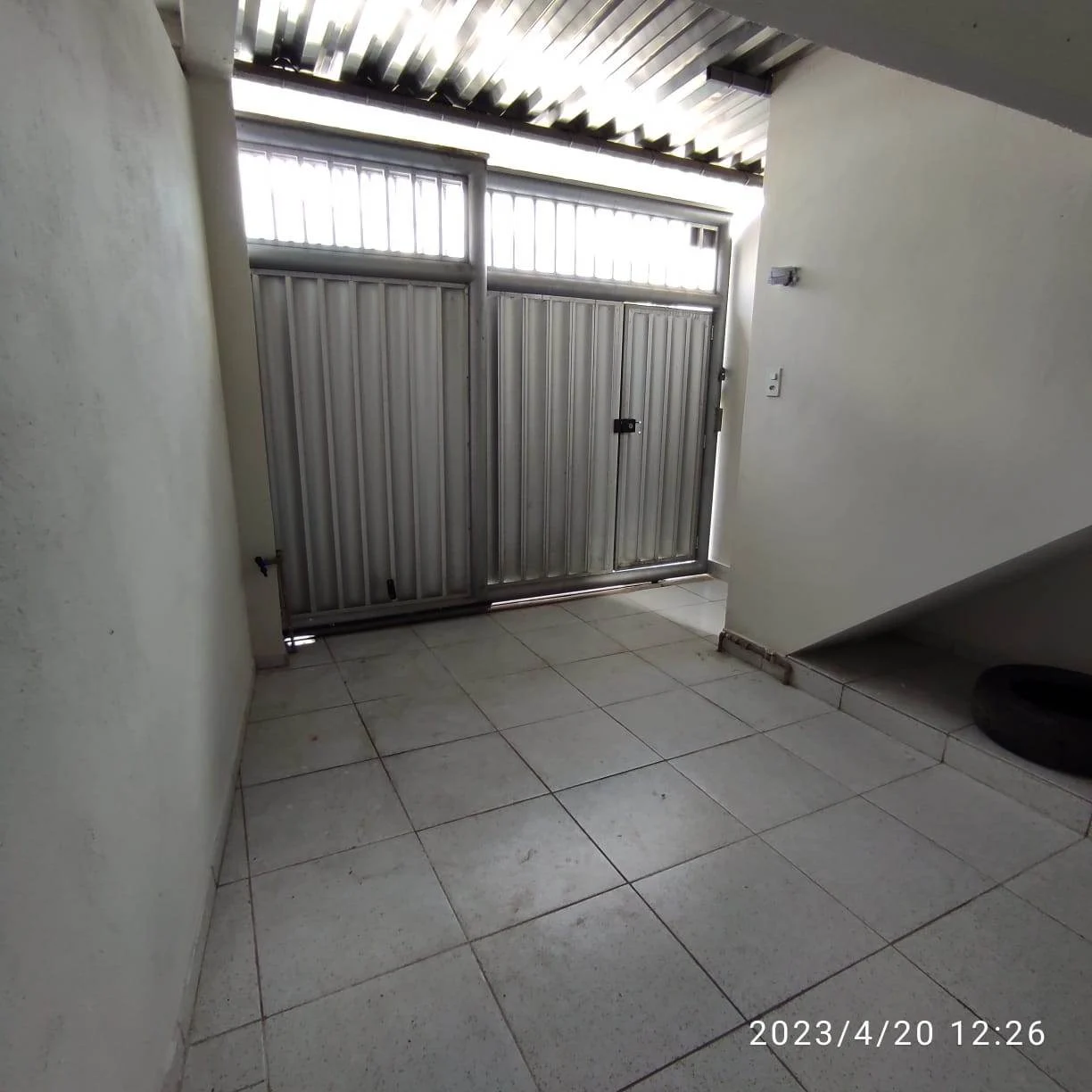 ALUGO Casa em Mangabeira com 3 Quartos sendo 1 Suíte R$ 1.500,00*