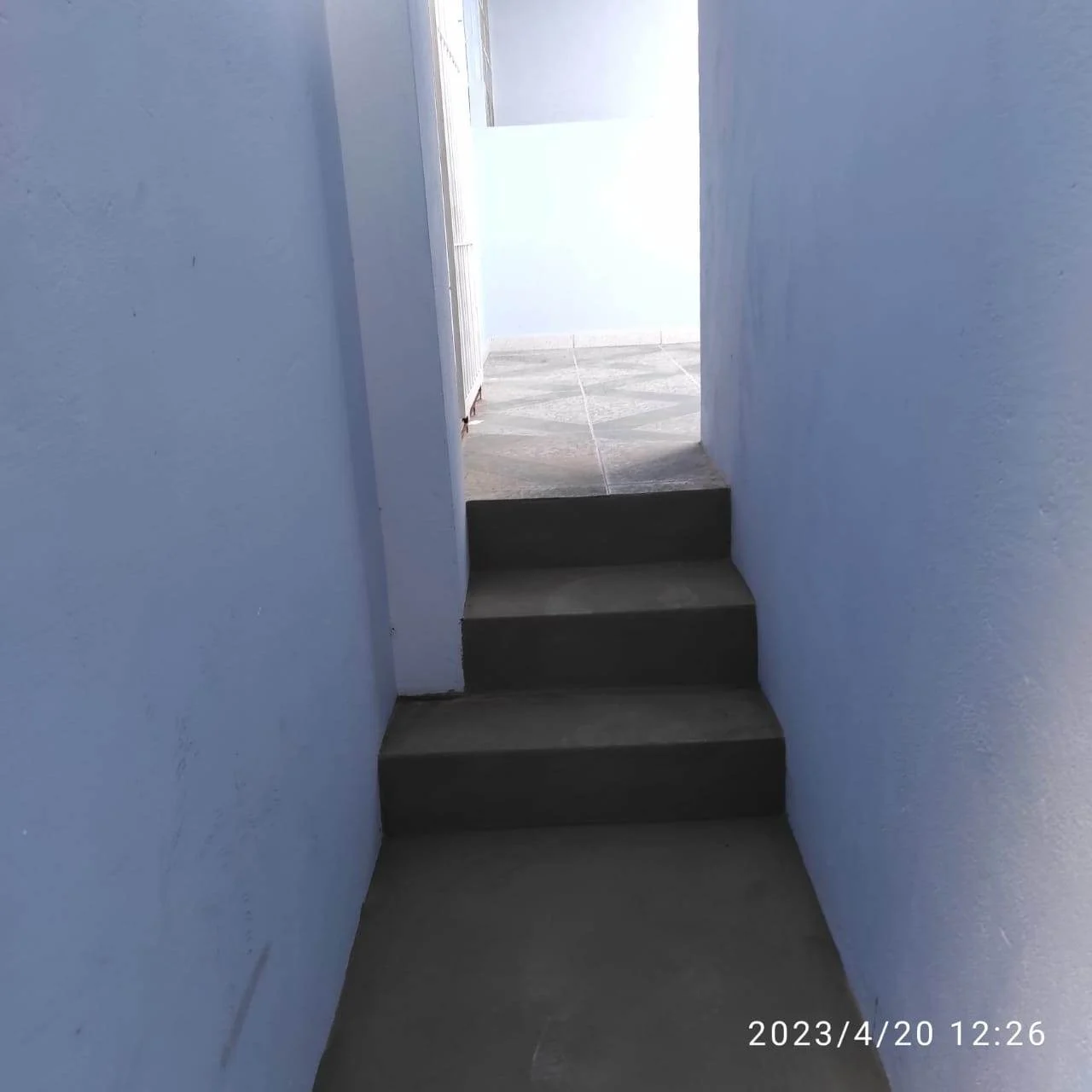 ALUGO Casa em Mangabeira com 3 Quartos sendo 1 Suíte R$ 1.500,00*