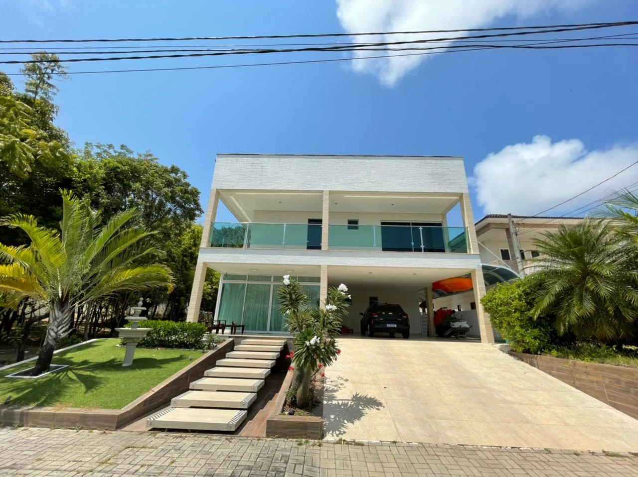 Casa em Condomínio Fechado na região do Altiplano com 5 Suítes, 450m²