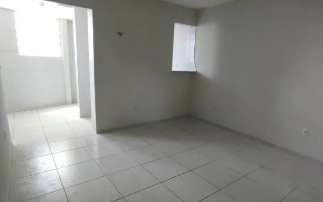 ALUGO Casa em Mangabeira com 3 Quartos sendo 1 Suíte R$ 1.500,00*