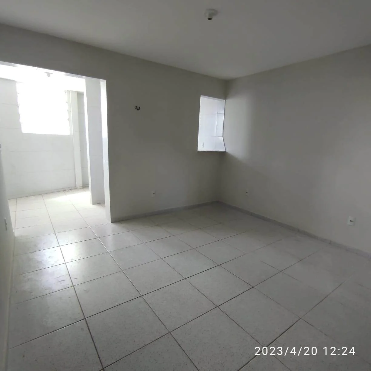 ALUGO Casa em Mangabeira com 3 Quartos sendo 1 Suíte R$ 1.500,00*