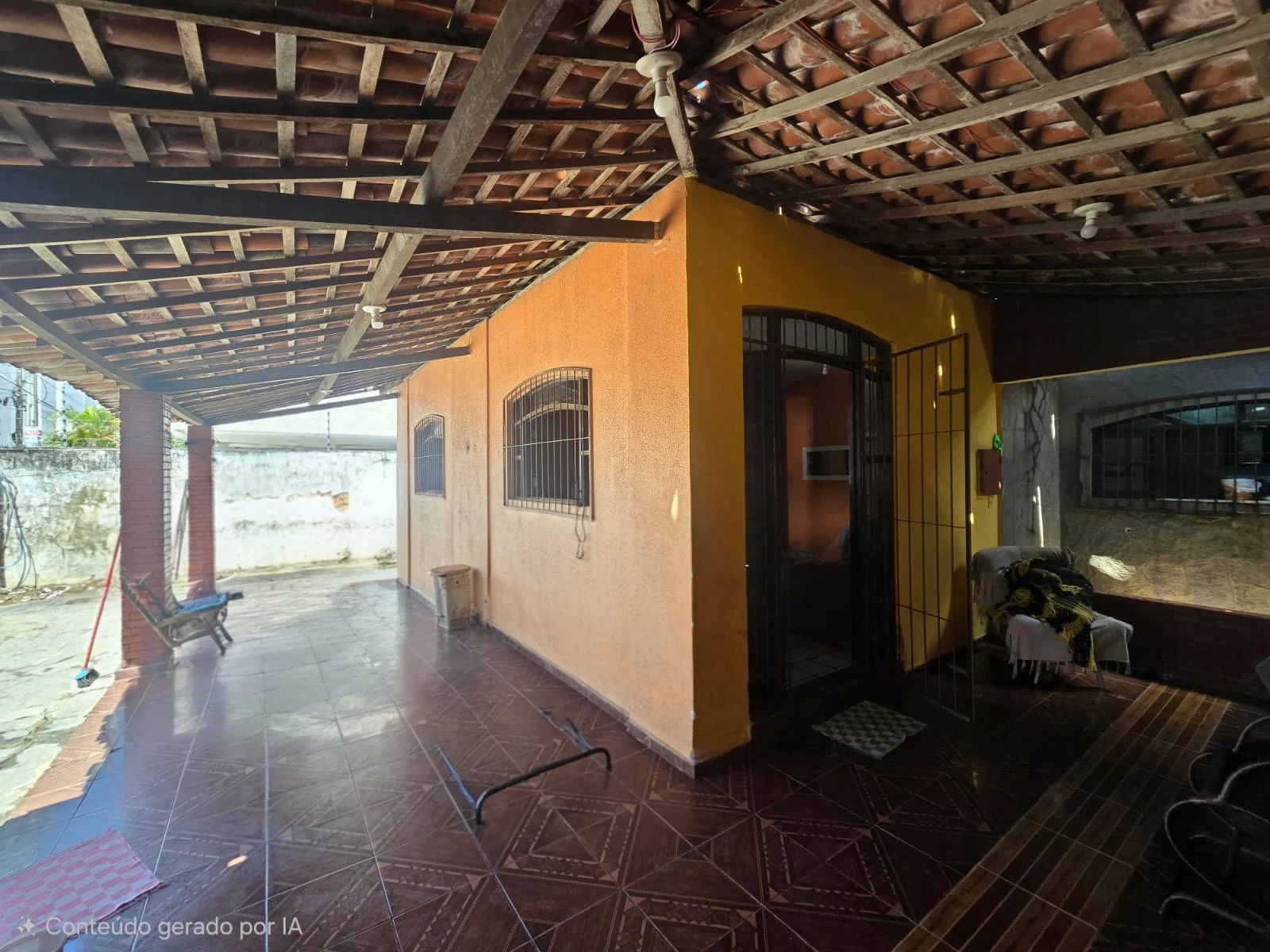 Casa no Altiplano com 3 Quartos sendo 1 Suíte, 5 Vagas, Terreno com 390m²
