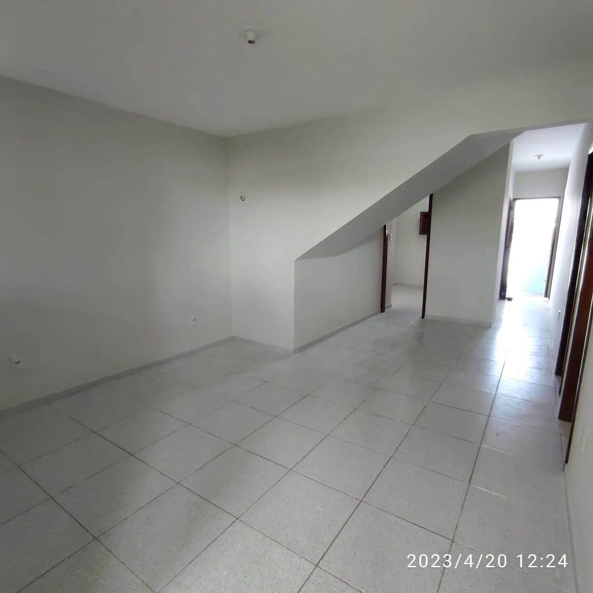 ALUGO Casa em Mangabeira com 3 Quartos sendo 1 Suíte R$ 1.500,00*