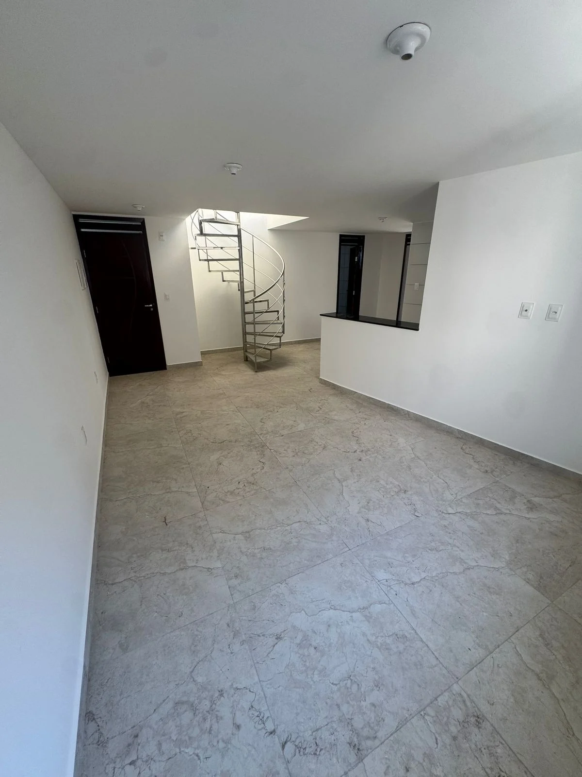 Cobertura Duplex no Bessa com 2 Quartos sendo 1 Suíte, Elevador