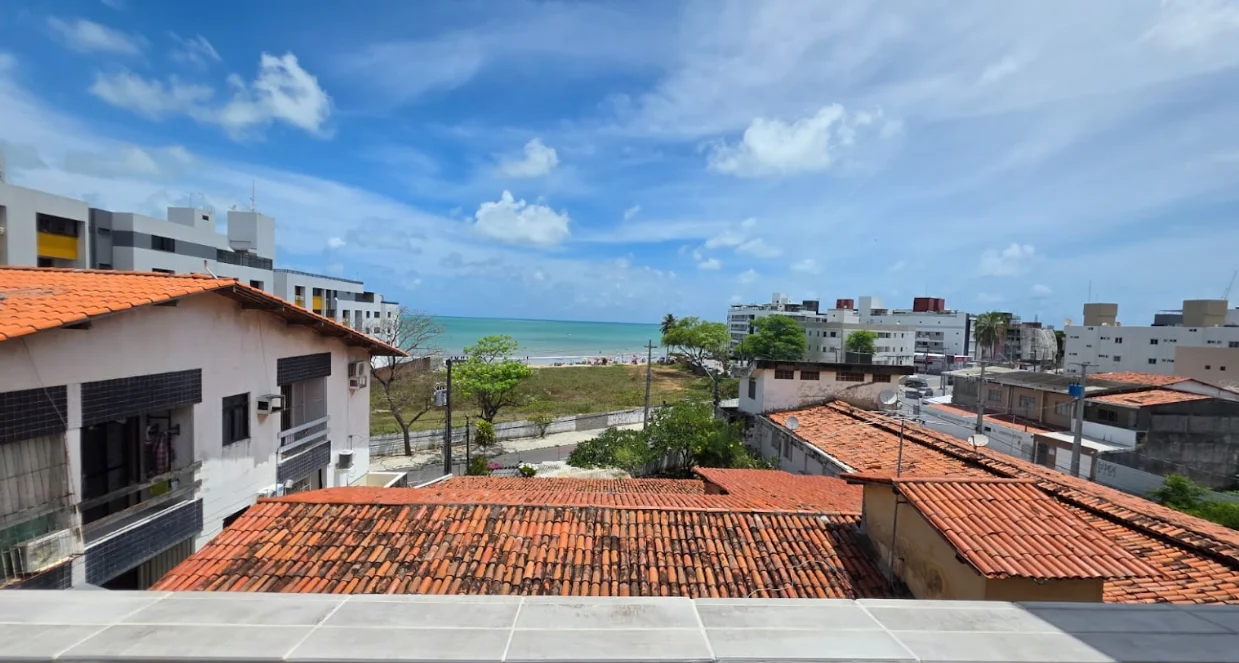 Cobertura com Piscina no Bessa com 2 Quartos sendo 1 Suíte, Elevador
