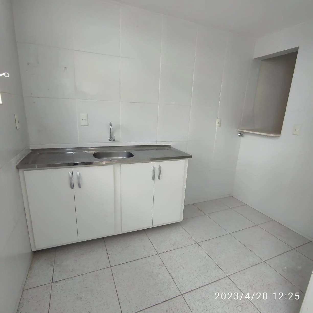 ALUGO Casa em Mangabeira com 3 Quartos sendo 1 Suíte R$ 1.500,00*