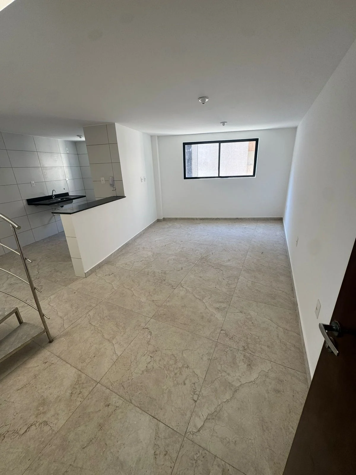 Cobertura Duplex no Bessa com 2 Quartos sendo 1 Suíte, Elevador