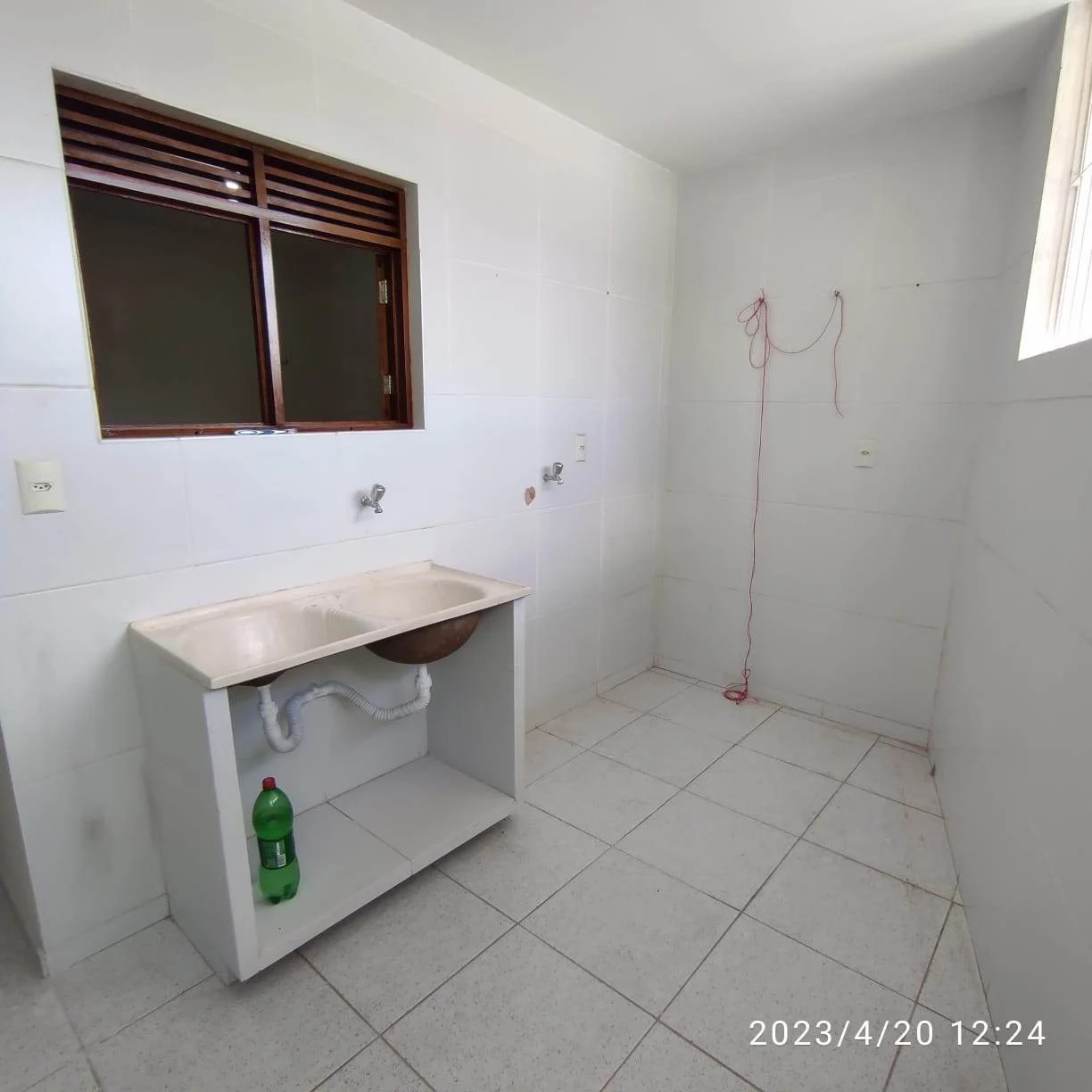 ALUGO Casa em Mangabeira com 3 Quartos sendo 1 Suíte R$ 1.500,00*
