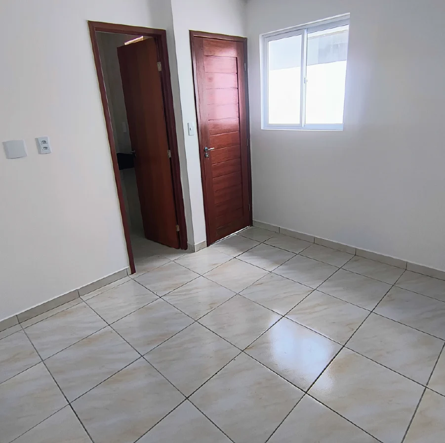Casa em Parque do Sol/Valentina com 2 Quartos sendo 1 Suíte