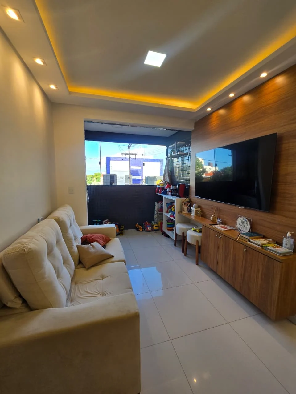 Excelente Apartamento no Portal do Sol com 2 Quartos sendo 1 Suíte, Elevador e Lazer