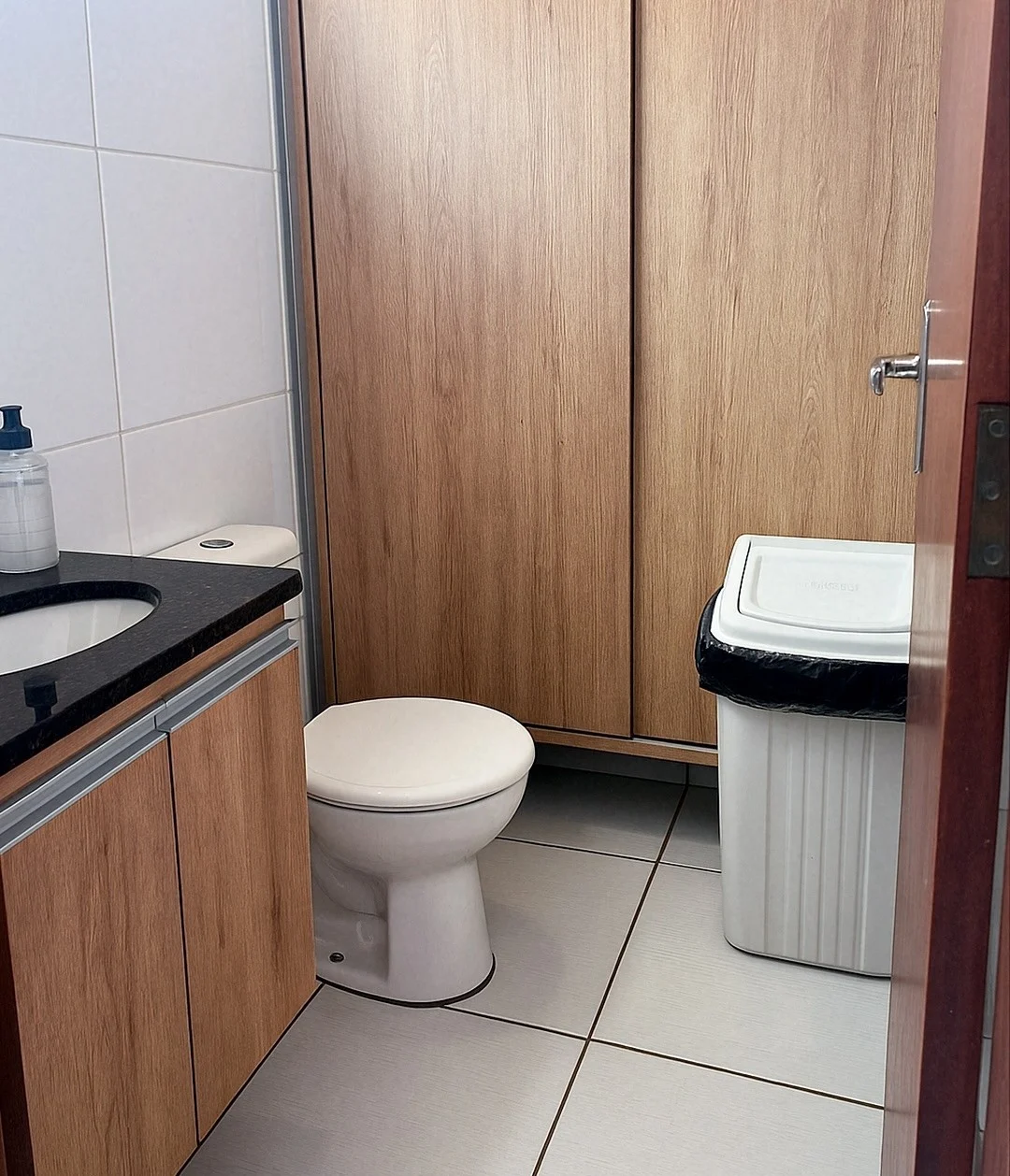 Sala Comercial no Jardim Oceania/Bessa com 42m² e Elevador