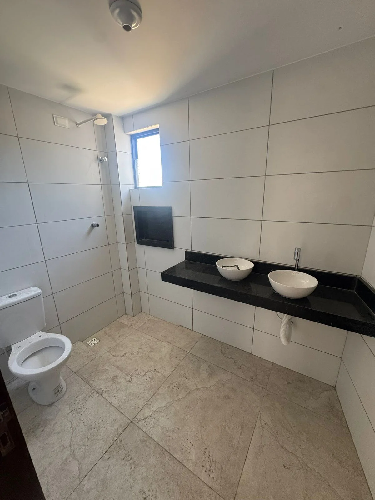 Cobertura Duplex no Bessa com 2 Quartos sendo 1 Suíte, Elevador