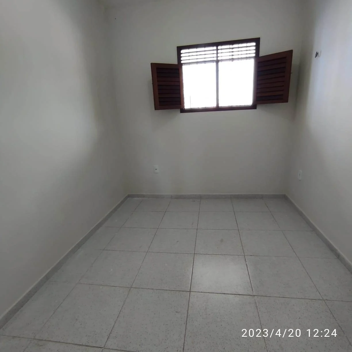 ALUGO Casa em Mangabeira com 3 Quartos sendo 1 Suíte R$ 1.500,00*