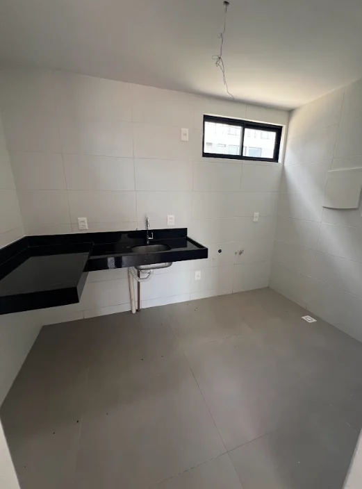 Cobertura com Piscina no Bessa com 2 Quartos sendo 1 Suíte, Elevador