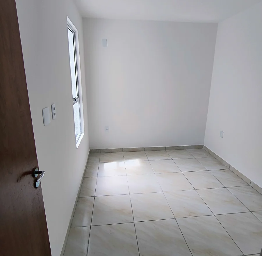 Casa em Parque do Sol/Valentina com 2 Quartos sendo 1 Suíte