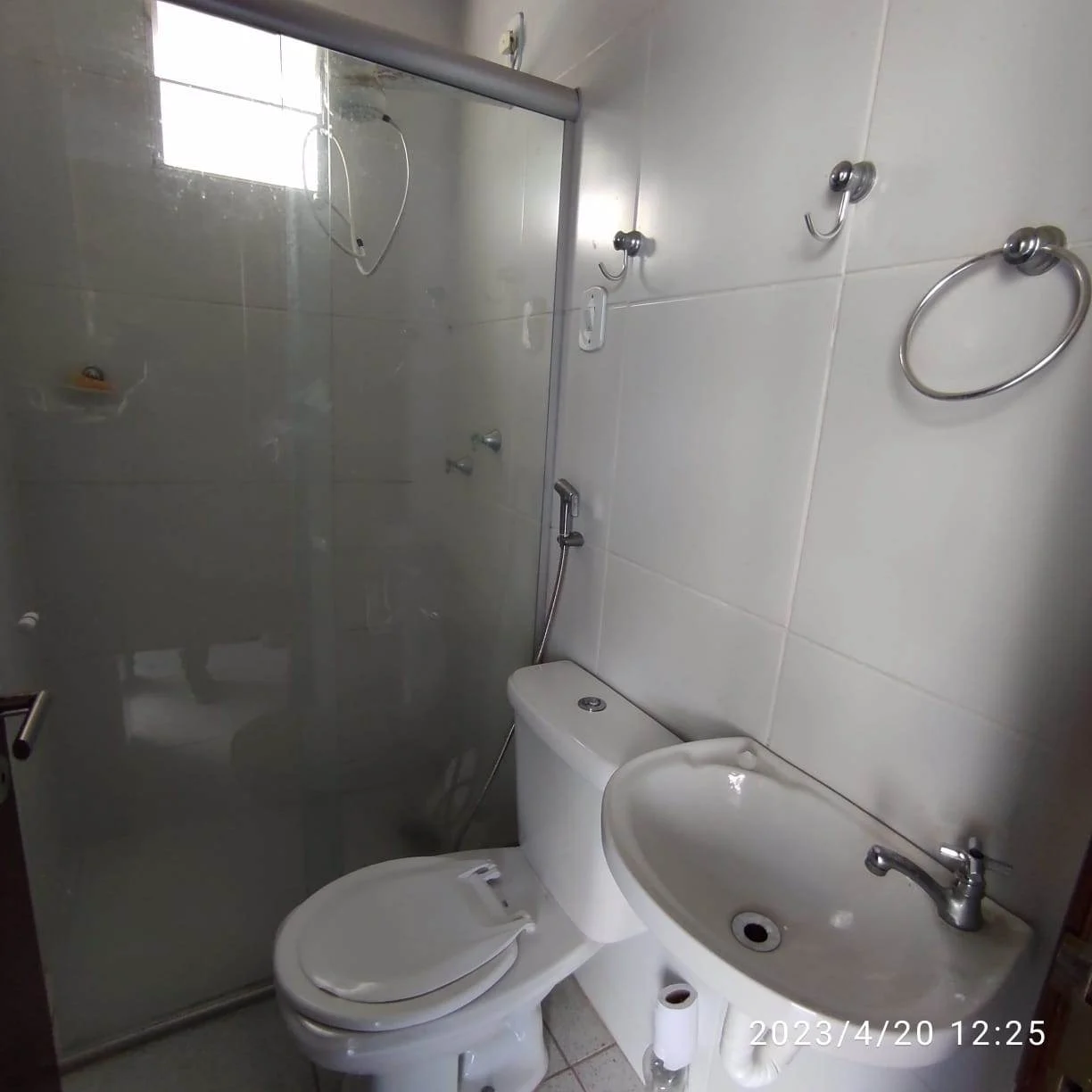 ALUGO Casa em Mangabeira com 3 Quartos sendo 1 Suíte R$ 1.500,00*