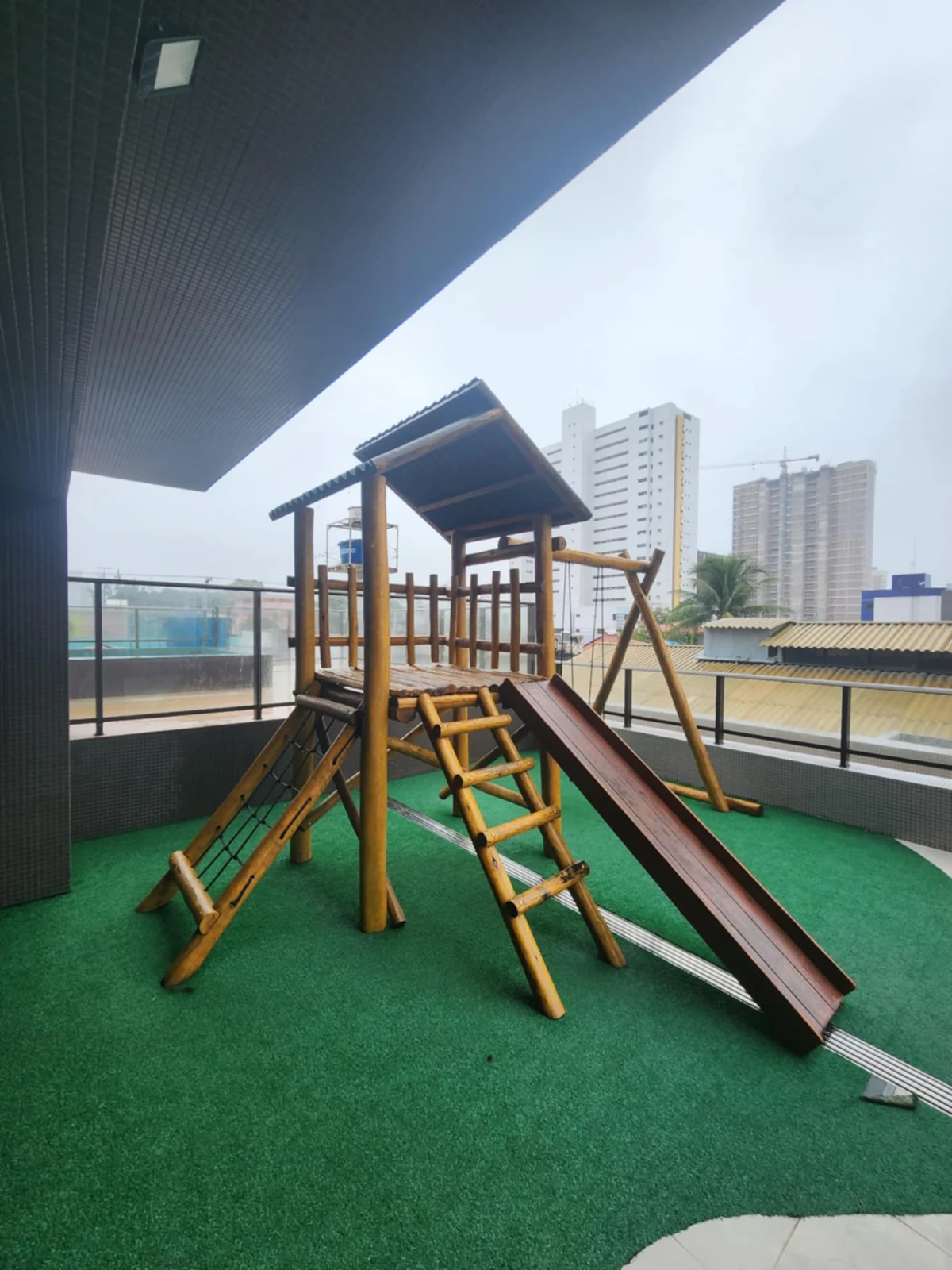 ALUGO Apartamento em Tambauzinho com 2 Quartos sendo 1 Suíte, Elevador e Lazer A Partir de R$ 3.500,00*