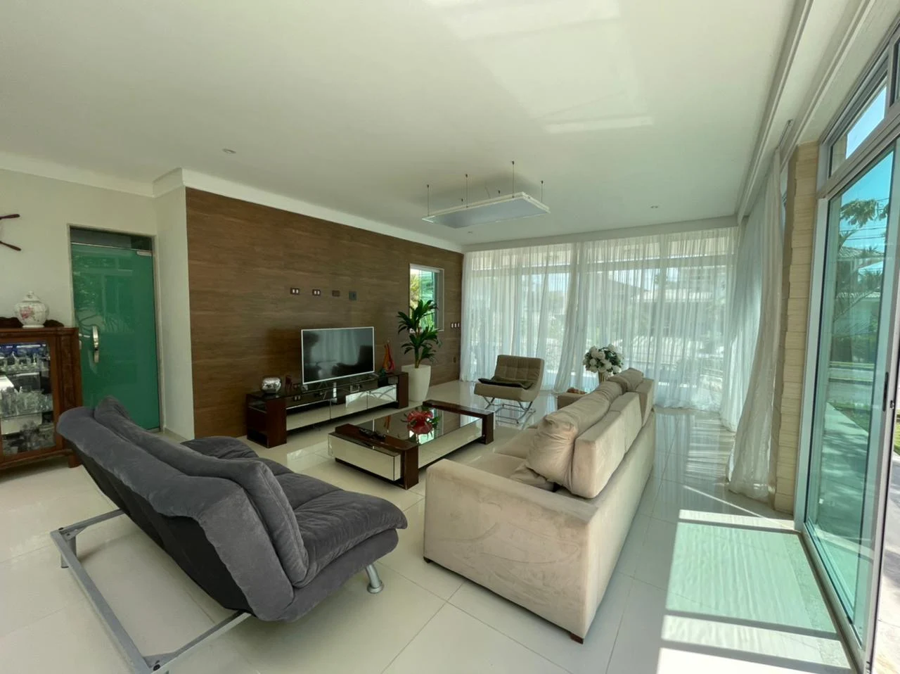 Casa em Condomínio Fechado na região do Altiplano com 5 Suítes, 450m²
