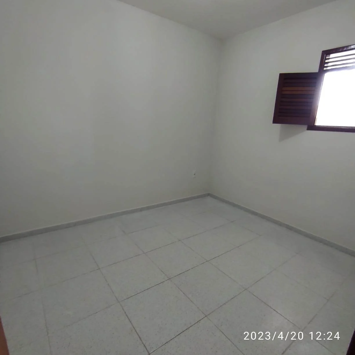 ALUGO Casa em Mangabeira com 3 Quartos sendo 1 Suíte R$ 1.500,00*