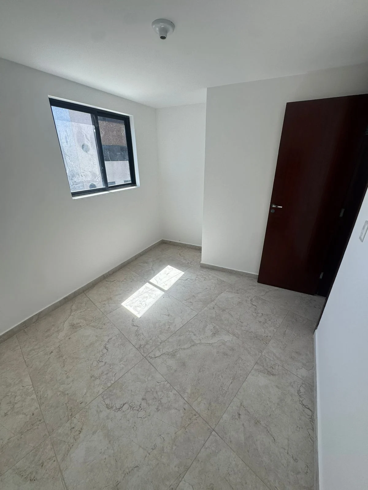 Cobertura Duplex no Bessa com 2 Quartos sendo 1 Suíte, Elevador